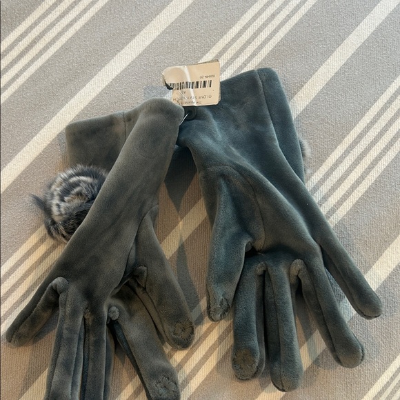 Chic Dark Gray Gloves with Fur Pom Accents - Picture 3 of 3